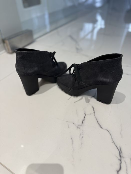 Велурени боти - ест . велур