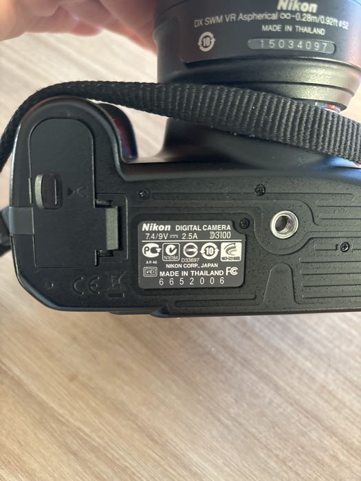 Vand aparat foto Nikon D3100 cu obiectiv VR 18/55