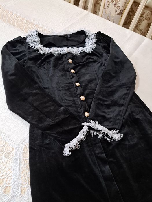 Вечерное черное платье