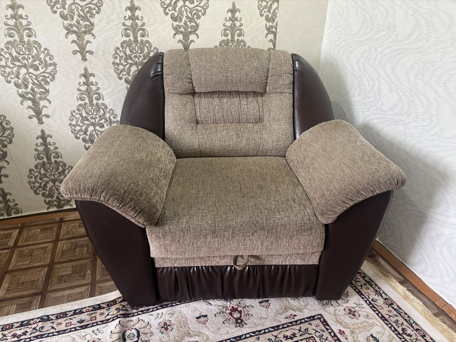 Угловой диван с креслом