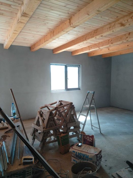 Execut tencuieli mecanizate, finisaje interioare si exterioare