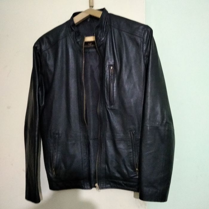 Продам кожаные куртки.