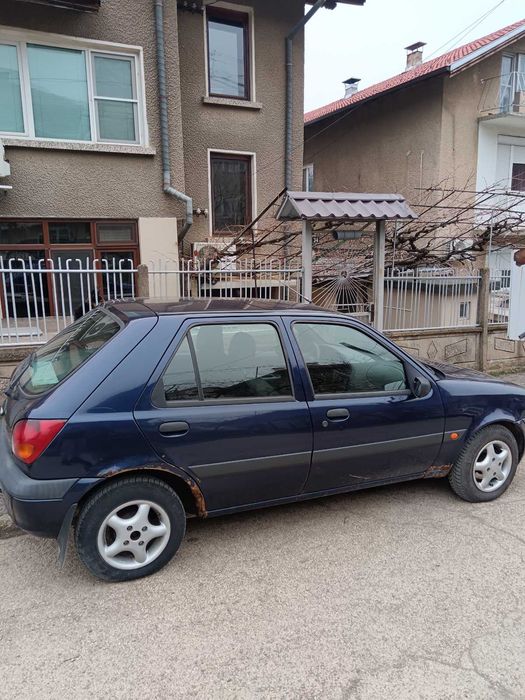 Ford fiesta 1.8 2001г