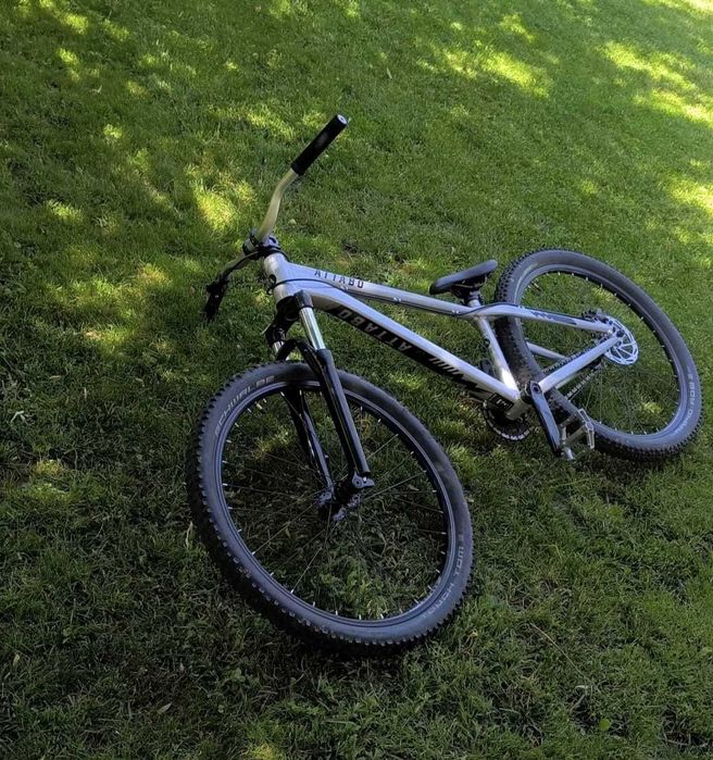 Dirt Jumper Attabo Pert 2.0 Custom
