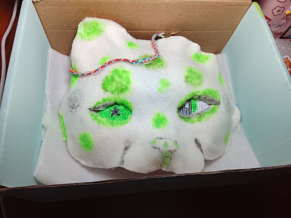 Маска руками ребёнка