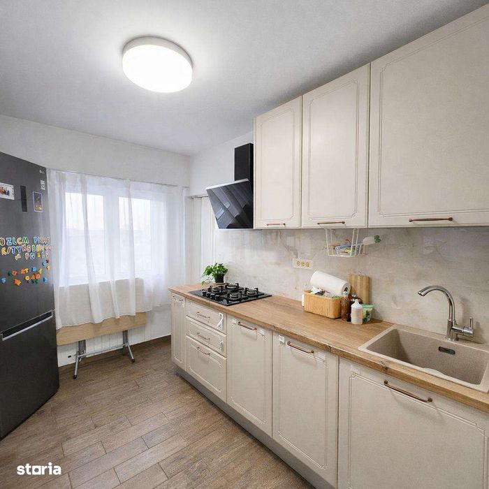 lApartament 3 camerelSplaiul Unirii-Mircea Voda|An  constructie 1994|