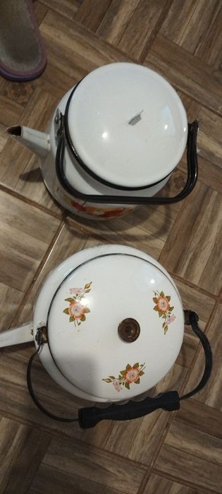 Продам чайники эмалированные