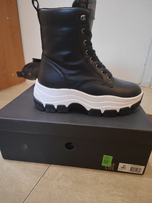 Зимни боти Guess