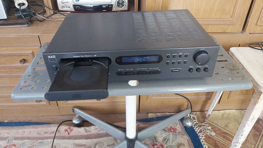 Продам усилитель  Nad-L40 (Англия) с пультом ду