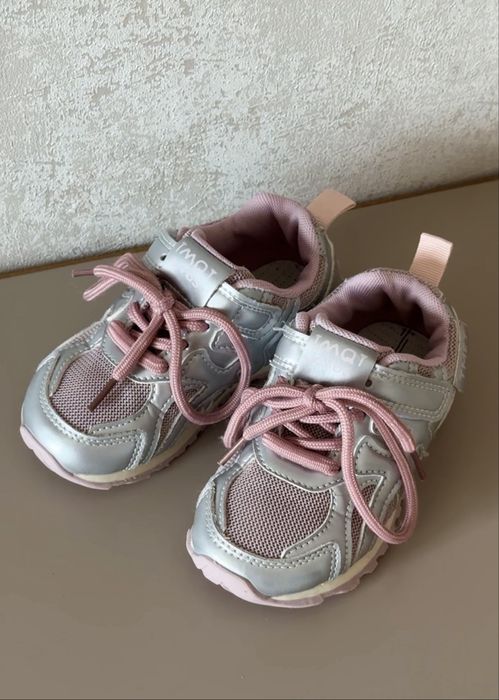 Детская обувь на девочку