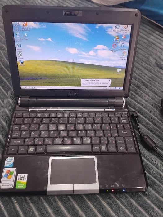 Продавам лаптоп доста е запазен и работи перфектно