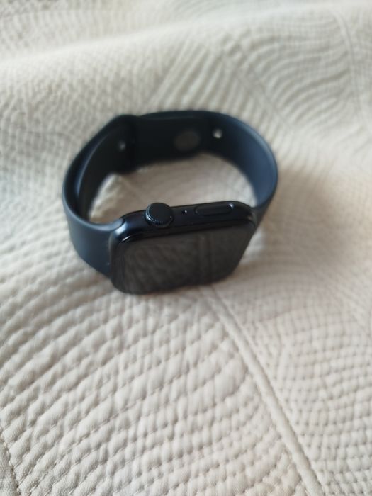 Продам на запчасти apple watch