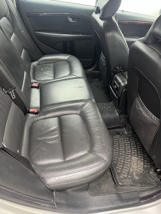 Волво В70 2.4 Д5 4х4 на части