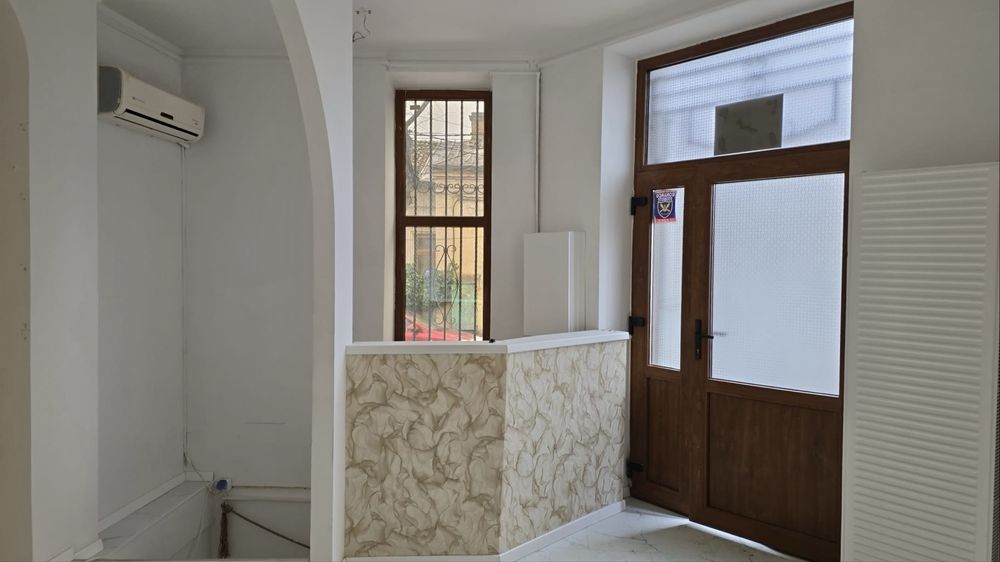 Spatiu Comercial / Birou De Inchiriat Centru Constanta