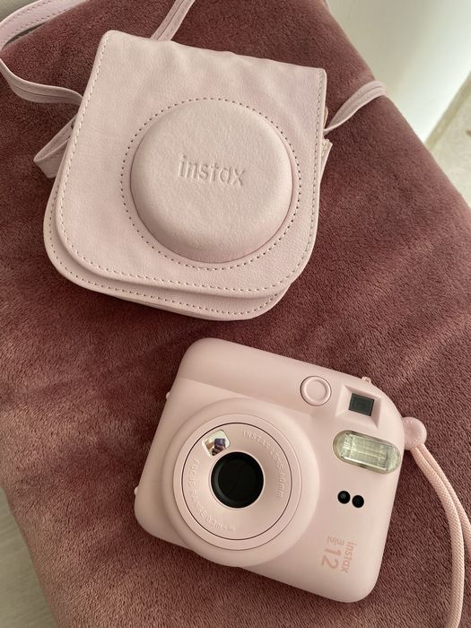 Продам Instax 12 mini.