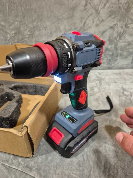 Чисто нови,само за 100 лева и за двата инструмента.