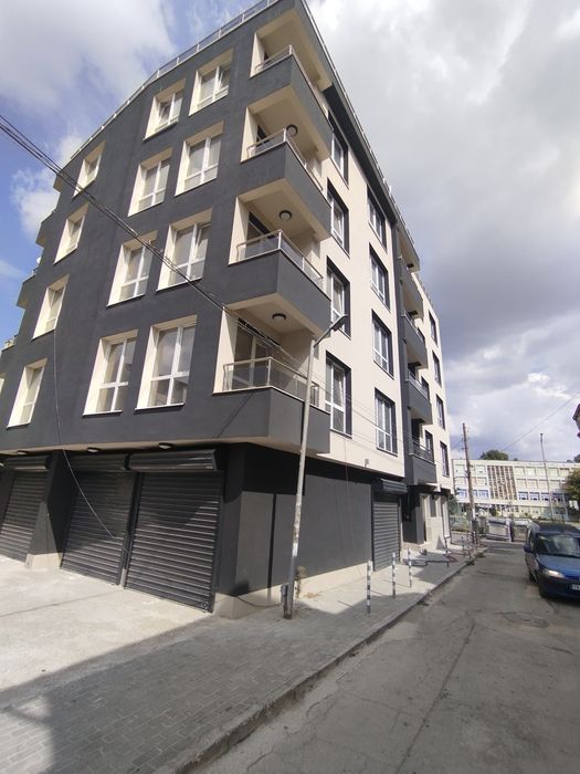 Продава се Тристаен апартамент в с. Аспарухово, Област Плевен - 105 кв.м за 1905 €/кв.м - Снимка #23