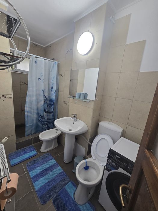 Ofer spre închiriere apartament cu 2camere zona Onix