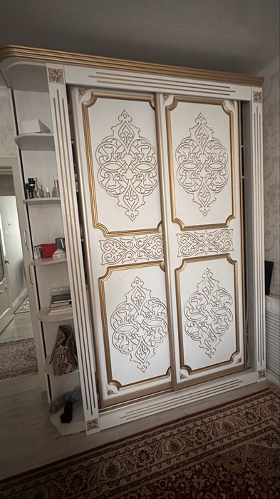 Продаются спальный шкаф