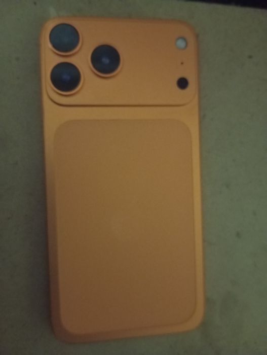 iPhone xs max 17 pro max korpusda