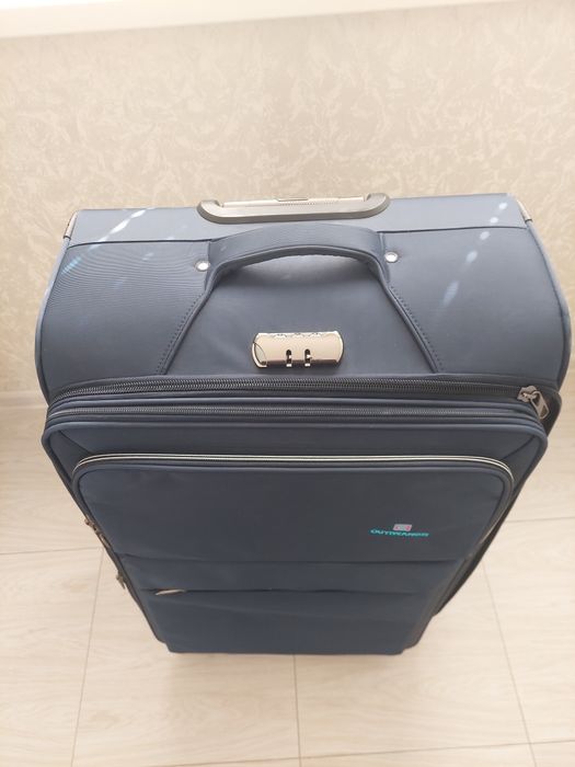 Продается новый  большой чемодан,  отличного качества