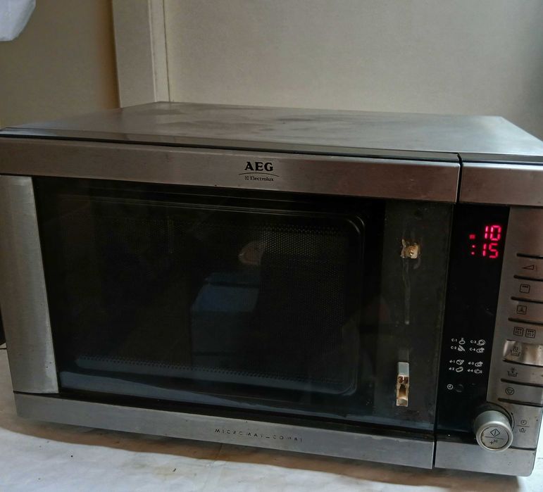 Микровълнова печка AEG с грил