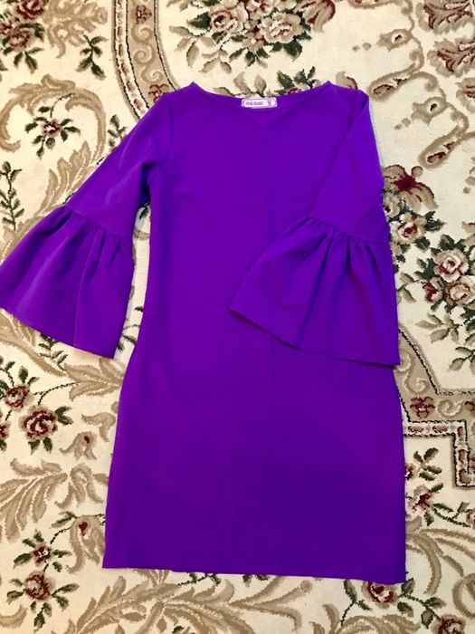 Платье M размер Pink Island