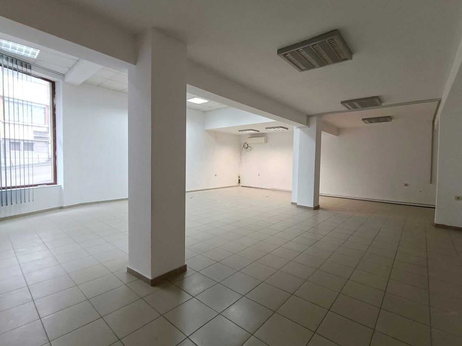 Продава се Магазин в Велико Търново, Център - 115 кв.м за 685 €/кв.м - Снимка #1