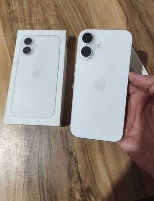 Айфон 16 на 128 белый