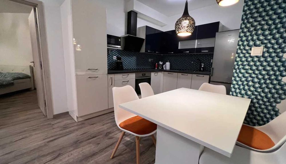 Дава се под наем Тристаен апартамент в Пловдив, Каменица 2 - 90 кв.м за 341.7 € - Снимка #1