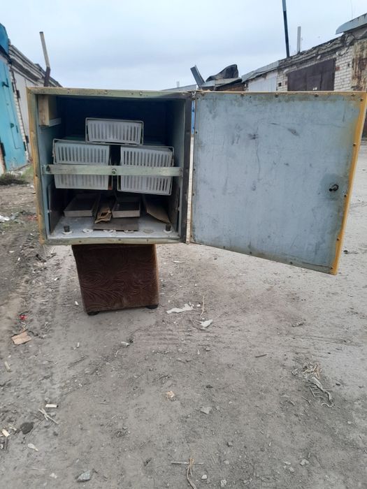 Инкубатор продам