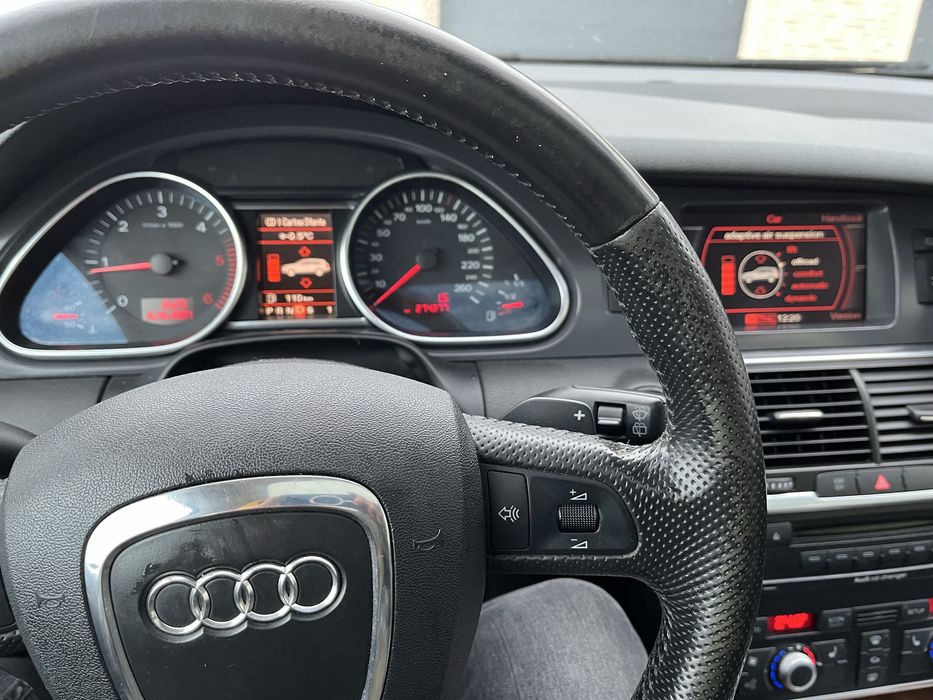 Audi Q7 7 locuri