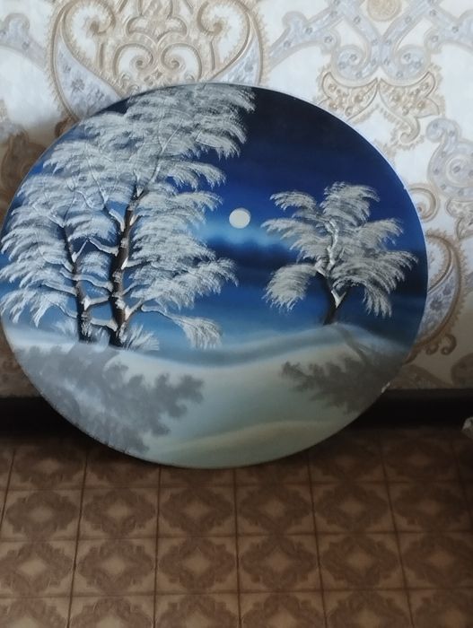Картины разные в рамках
