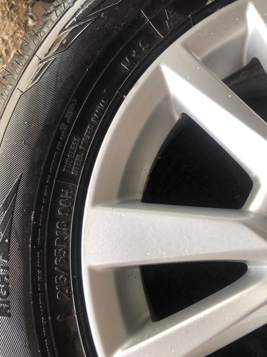 Продам,шины R16/215/65