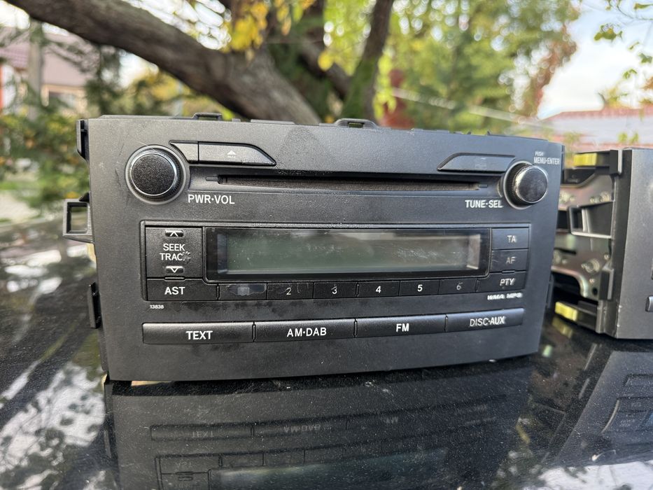 Vand 2 bucati radio/casetofon/MP3