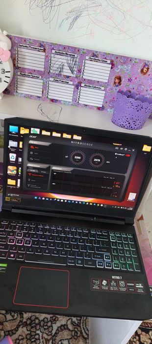 Acer Nitro 7 Metal / i7-10th / 24GB RAM / 2TB SSD / GTX 1660Ti / 144Hz