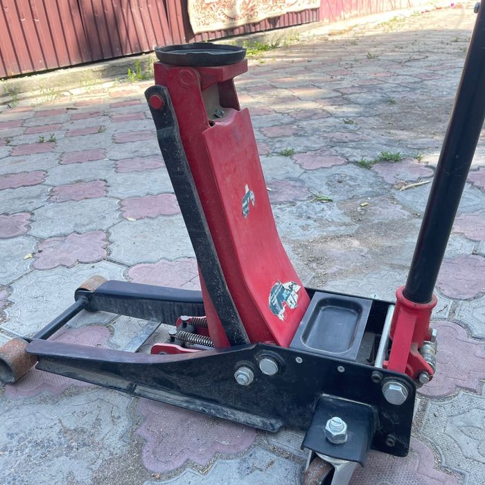 Продам домкрат и гайковёрт