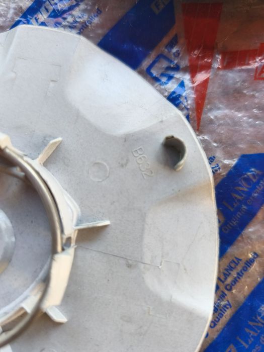 Set 4 capace centrale jante aliaj  Lancia (Delta,  Ypsilon)