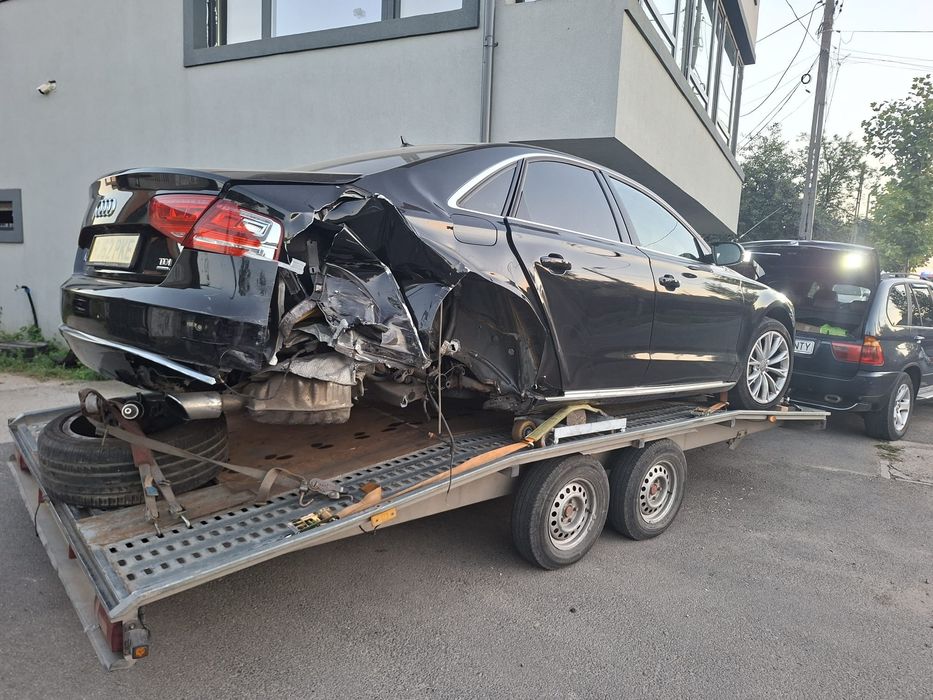 Dezmembrez audi a8