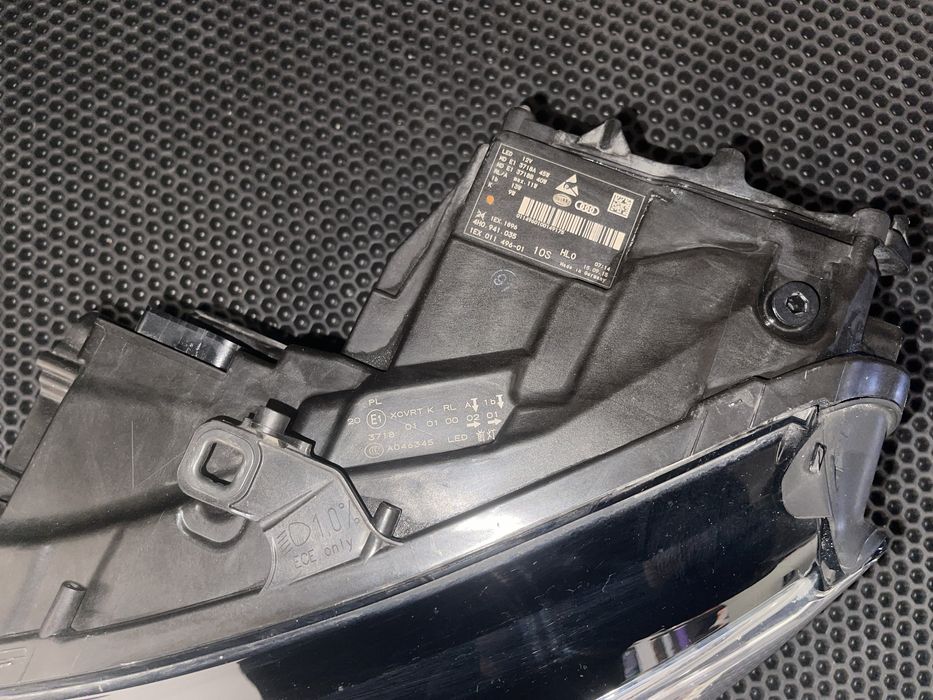 Audi A8 matrix ляв фар