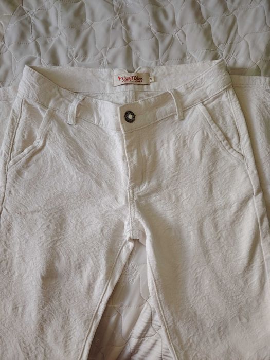 Бял дънков панталон