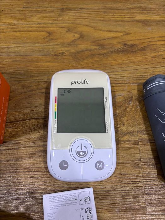 Elektron qon bosimi o'lchovchi apparat kafolati bilan