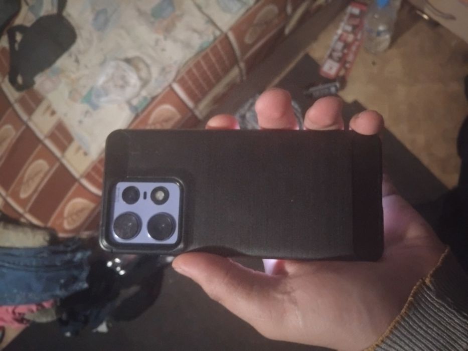 Здравейте продавам моторола Edge 50 pro