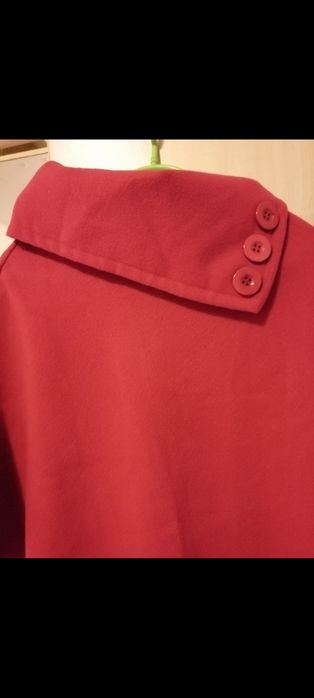 Bolero rosu din stofa, fabricat in Italia, cu nasturi la guler,modern