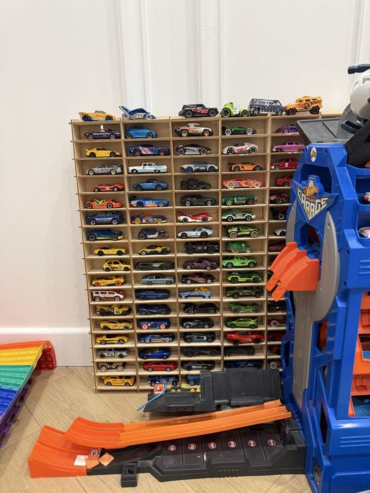 Машинки хотвиллс hotwheels