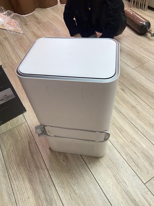 Продам робот пылесос