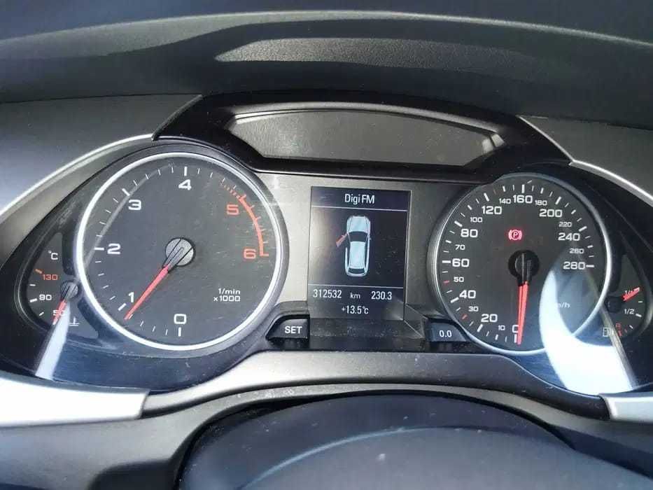 Vând Audi A4 B8 2.0 TDI