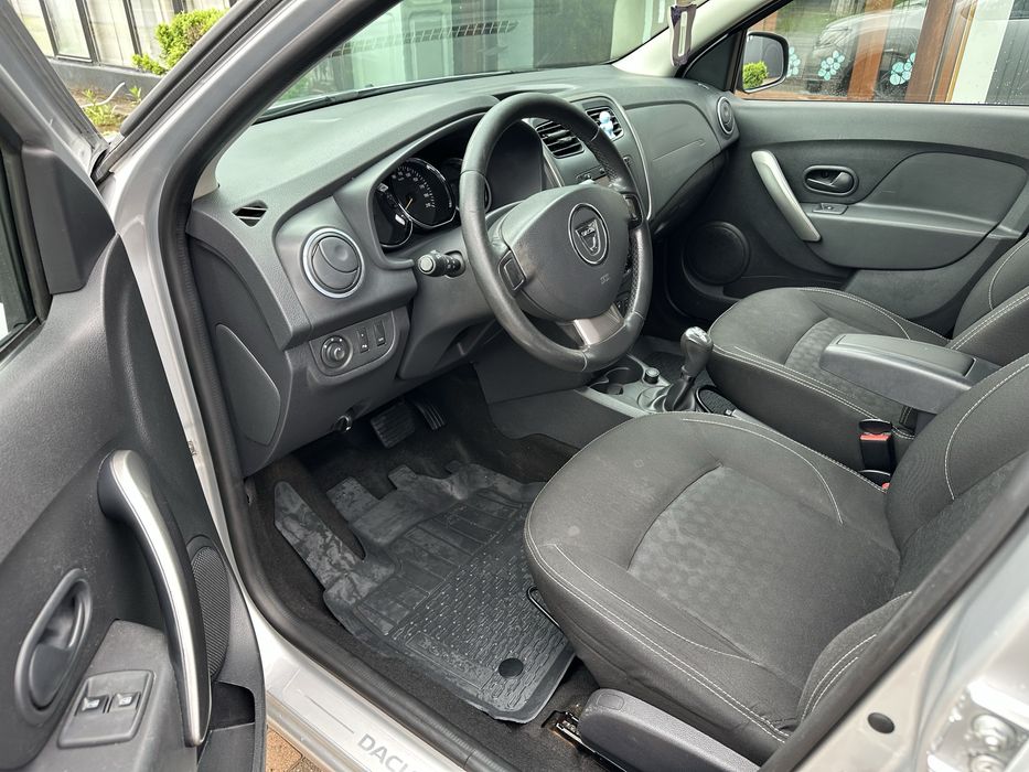 Dacia Logan Prestige extra full / anul 2017 EURO 6 / 0,9 TCE Turbo 90 CP / Cutie automată