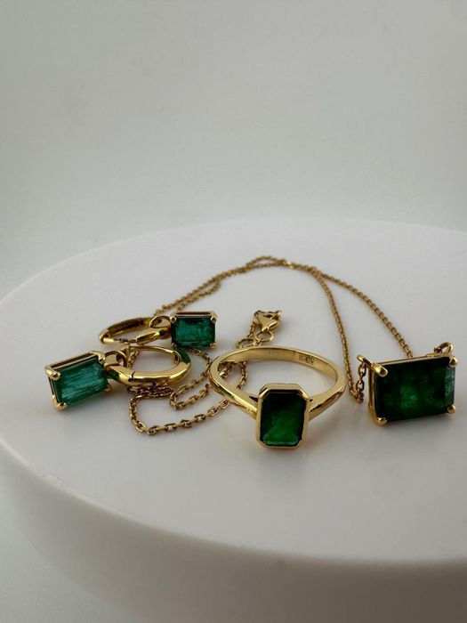 Продам кольцо Изумруд