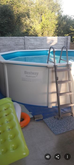 Vând piscina Betsway Hydrium 3.66× 1.22